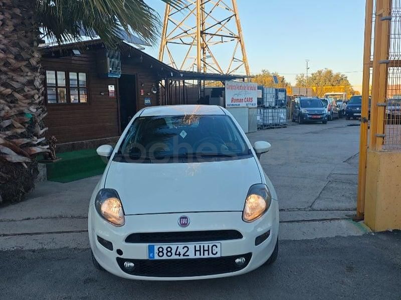 Usado Fiat Punto Lounge 77 CV (56 kW) 2012 Blanco Berlina