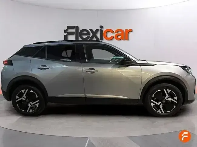 Usado Peugeot 2008 Allure 130 CV (95 kW) 2024 Gris SUV