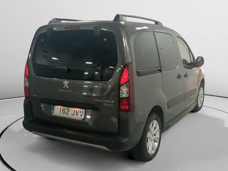 Usado Peugeot Partner Tepee Outdoor 110 CV (80 kW) 2016 Monovolumen