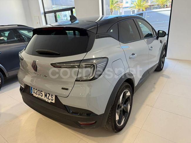 Usado Renault Captur Techno 145 CV (106 kW) 2025 Gris / plata SUV