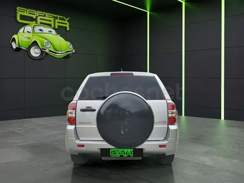 Usado Suzuki Grand Vitara 106 CV (77 kW) 2006 Gris / plata SUV