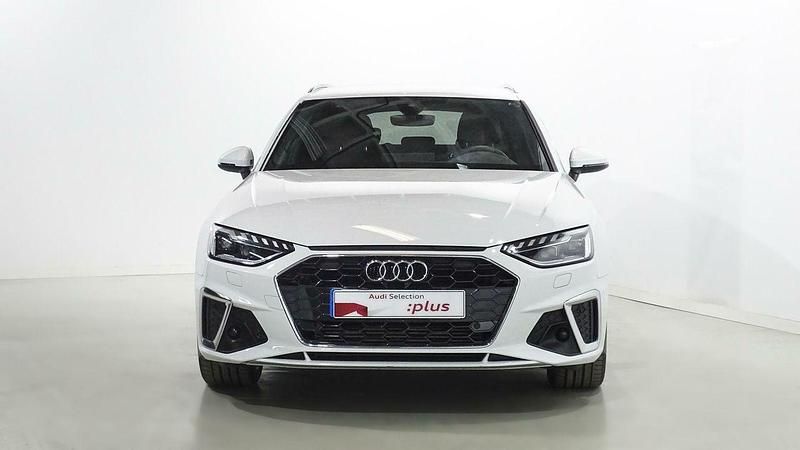 Usado Audi A4 S-Line 150 CV (110 kW) 2023 Blanco Familiar