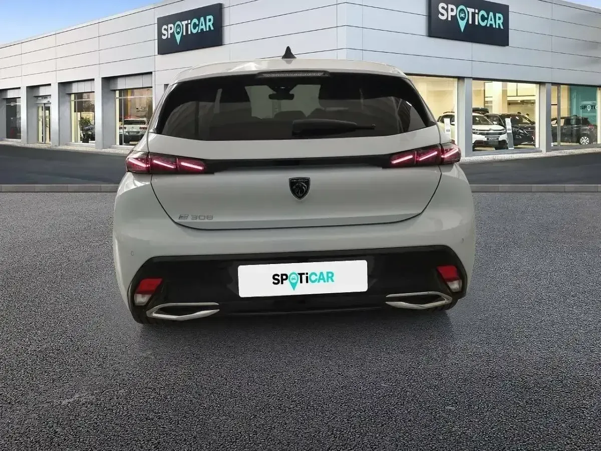 Usado Peugeot e-308 114 kW (156 CV) 2023 Blanco Utilitario