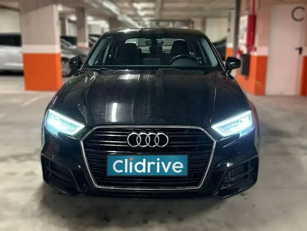 Begagnad Audi A3 S-Line 190 HK (139 kW) 2019 Svart Sedan