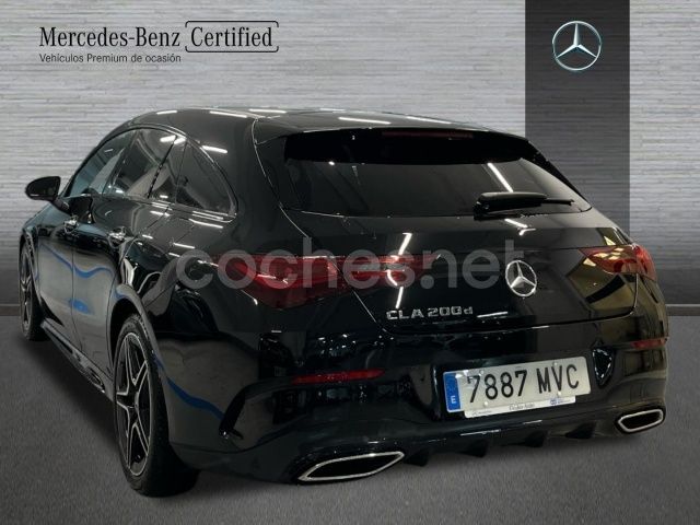 Usado Mercedes CLA200 Shooting Brake AMG line 150 CV (110 kW) 2024 Negro Familiar