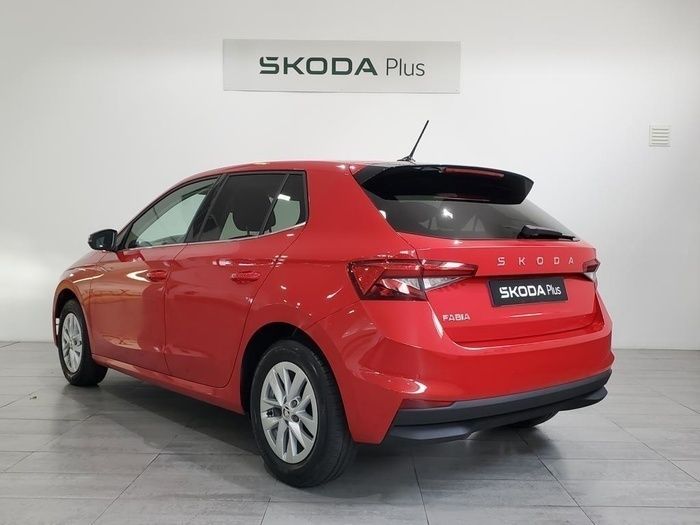 Rojo Usado 2024 Skoda Fabia Selection | 16.990 € (Un poco caro) - Imagen 1/4
