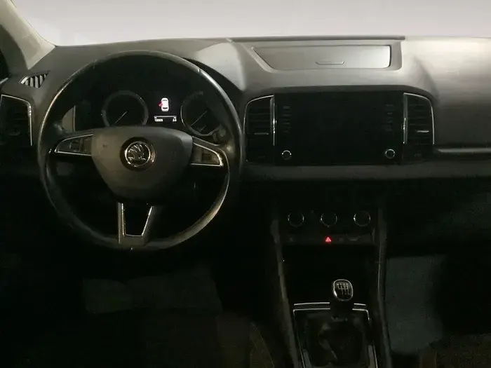 Usado Skoda Karoq Ambition 115 CV (84 kW) 2020 Gris / plata SUV