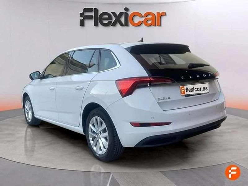 Usado Skoda Scala Ambition 95 CV (69 kW) 2023 Blanco Utilitario