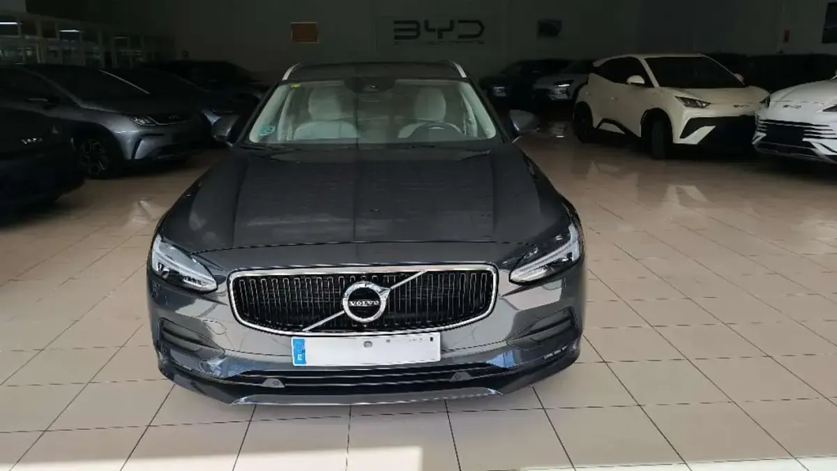 Käytetty Volvo V90 Business Edition 190 HP (139 kW) 2020 Sininen Farmari