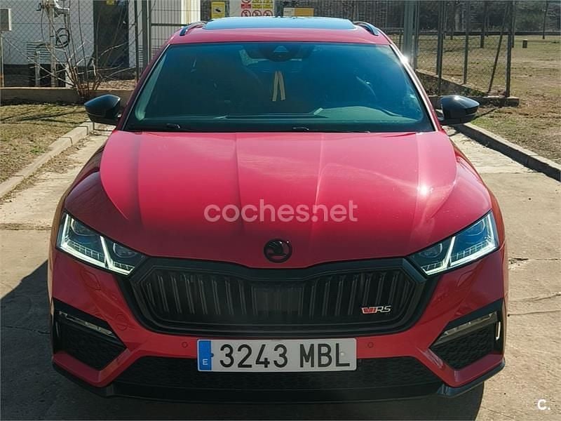 Usado Skoda Octavia RS 245 CV (180 kW) 2022 Rojo Familiar