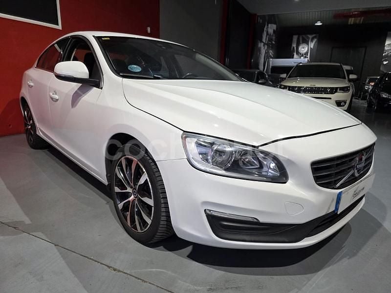 Usado Volvo S60 Momentum 150 CV (110 kW) 2018 Blanco Berlina