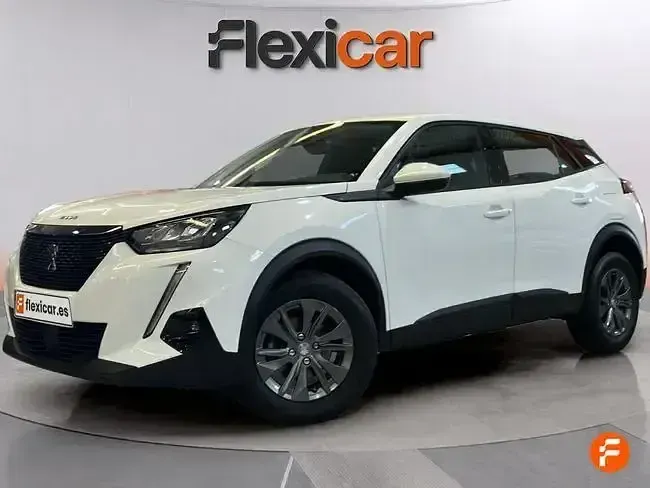 Usado Peugeot 2008 Active 110 CV (80 kW) 2021 Blanco SUV