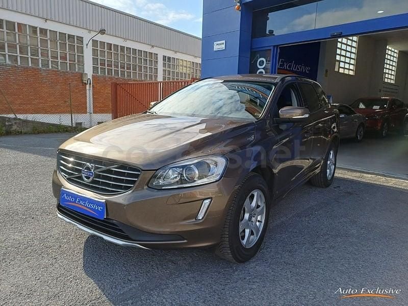 Usado Volvo XC60 Kinetic 136 CV (100 kW) 2014 Marrón SUV