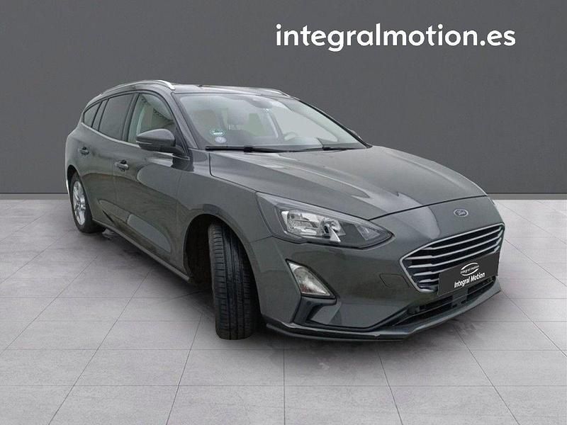 Usado Ford Focus Trend 125 CV (91 kW) 2020 Grisnegro Familiar