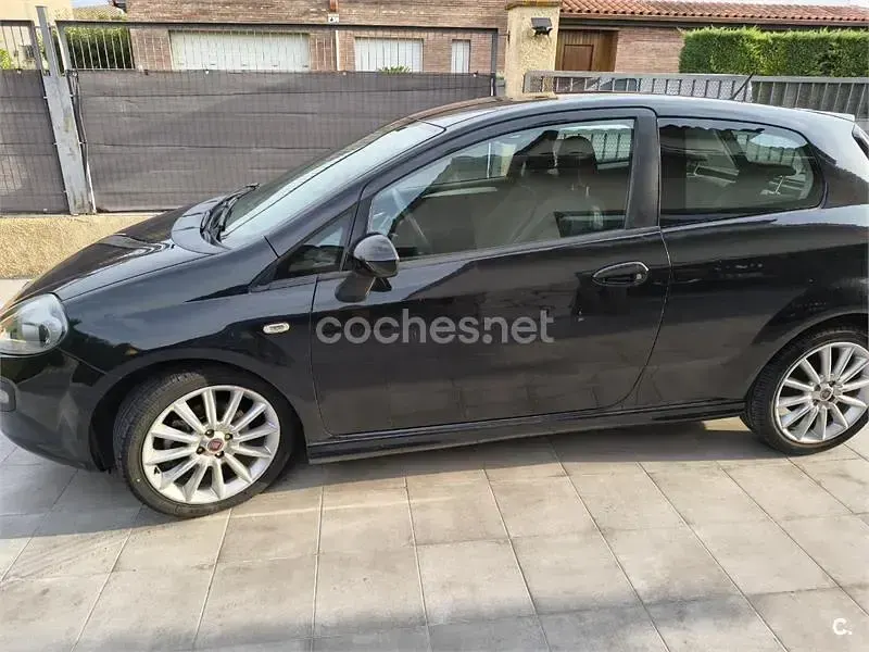 Usado Fiat Punto Evo Sport 90 CV (66 kW) 2010 Negro Utilitario