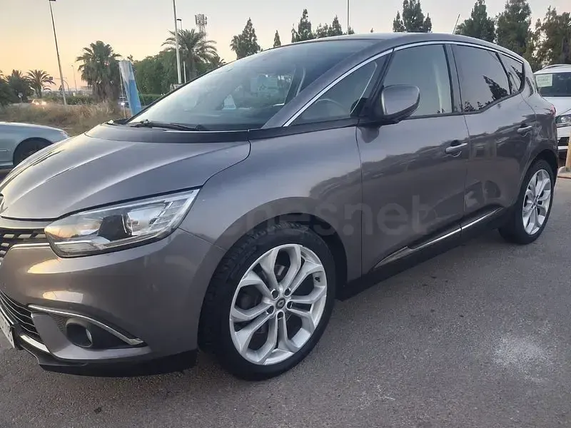 Usado Renault Scénic IV Edition One 110 CV (80 kW) 2017 Beige Monovolumen