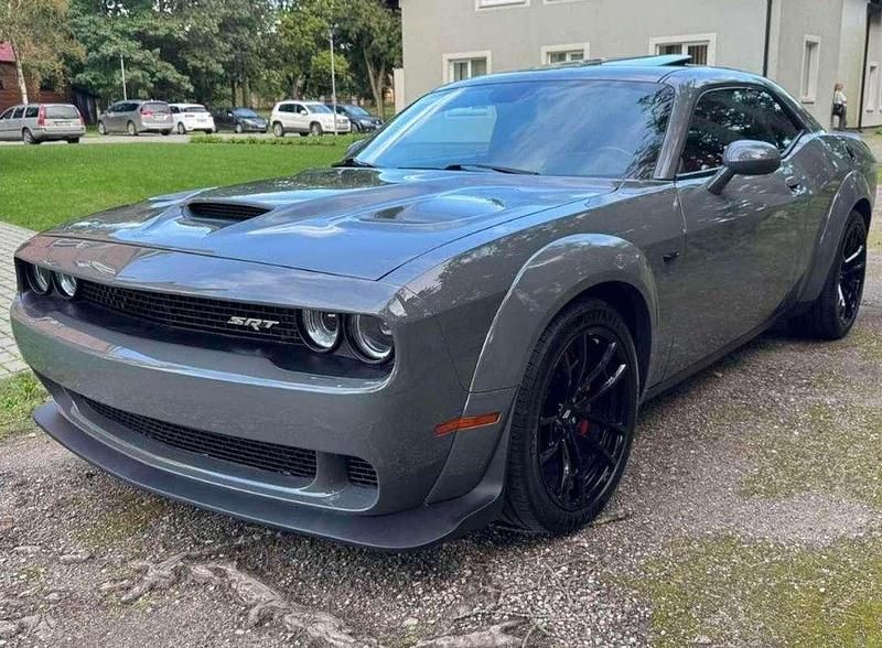 Gris Usado 2021 Dodge Challenger Coupe | 42.333 € - Imagen 1/4