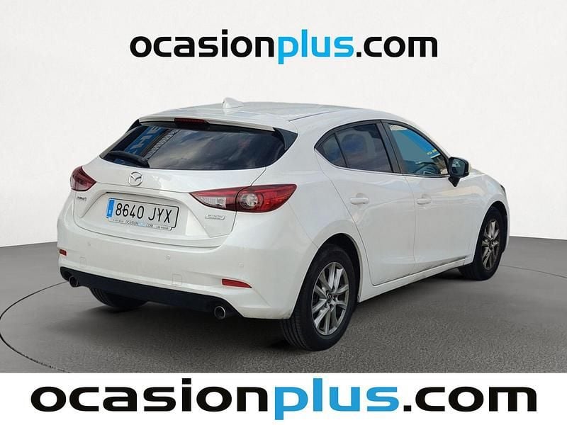 Käytetty Mazda 3 Style 150 HP (110 kW) 2017 Valkoinen Viistoperä