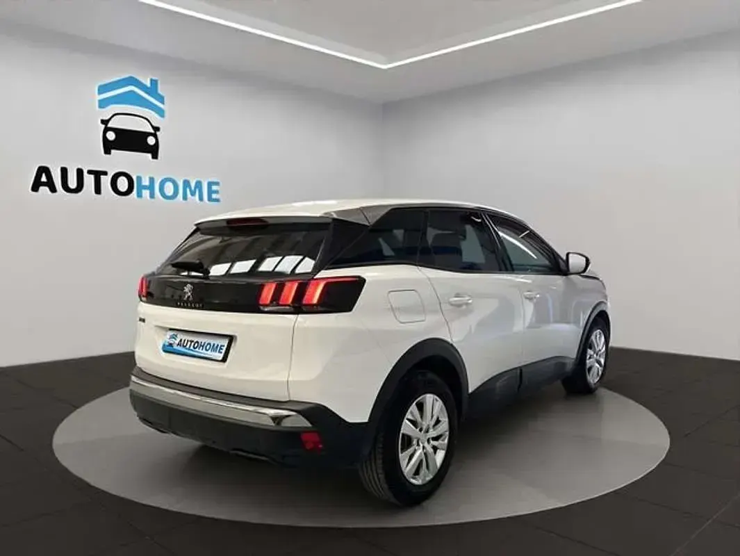 Usado Peugeot 3008 Active 131 CV (96 kW) 2019 Blanco SUV