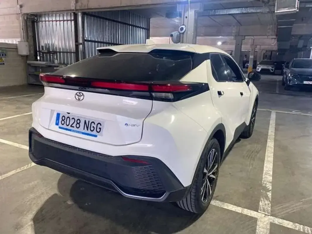 Usado Toyota C-HR Advance 140 CV (102 kW) 2025 Blanco SUV