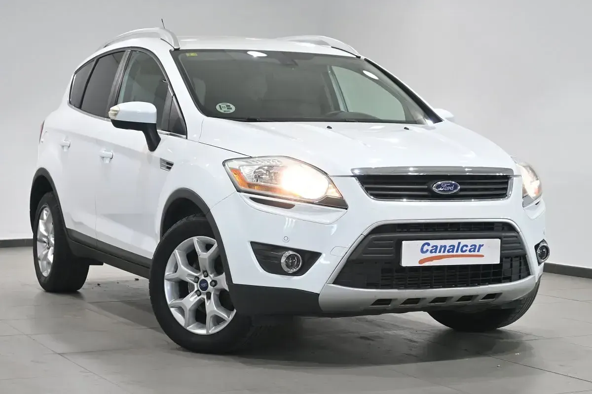 Usado Ford Kuga Trend 140 CV (102 kW) 2011 Blanco SUV