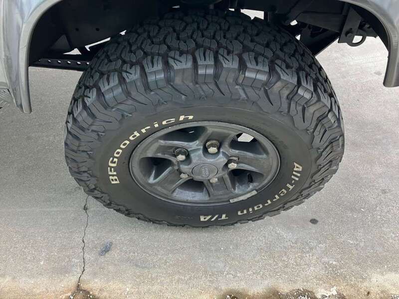 Usado Land Rover Defender 122 CV (89 kW) 2007 Eiger grey SUV