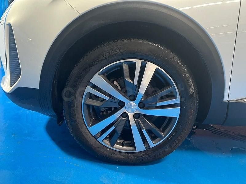 Usado Peugeot 3008 Allure 136 CV (100 kW) 2024 Blanco SUV