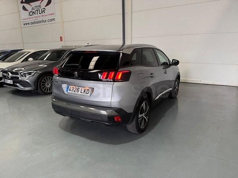 Usado Peugeot 3008 Allure 130 CV (95 kW) 2020 Gris / plata SUV