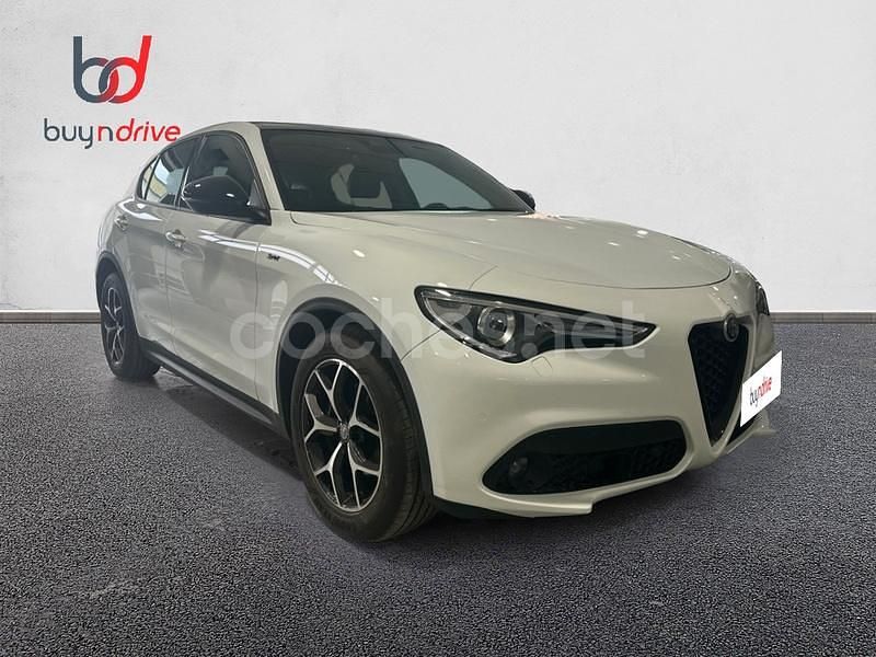 Usado Alfa Romeo Stelvio Sprint 190 CV (139 kW) 2021 Blanco SUV