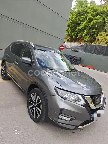 Usado Nissan X-Trail Tekna 163 CV (119 kW) 2017 Gris / plata SUV