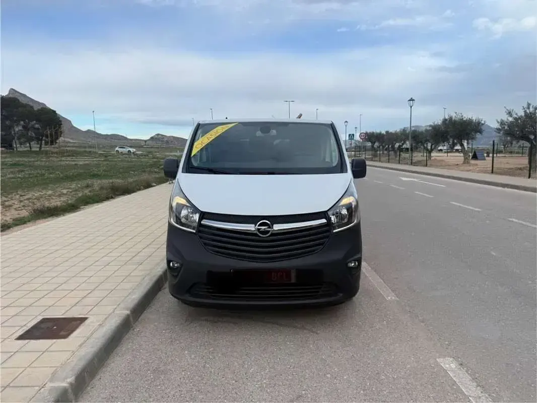 Usado Opel Vivaro S 125 CV (91 kW) 2017 Blanco Monovolumen
