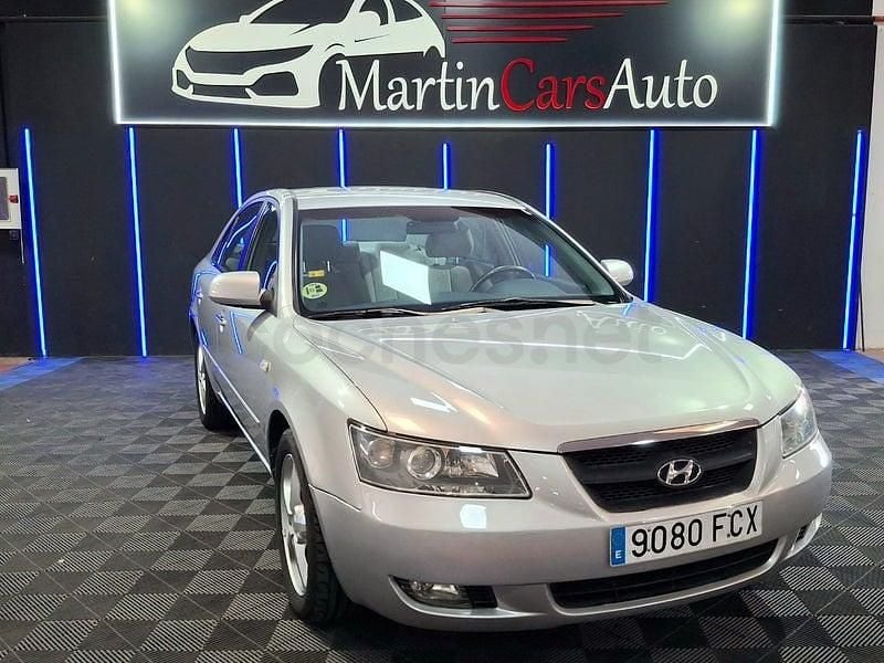 Usado Hyundai Sonata Comfort 140 CV (102 kW) 2006 Gris / plata Berlina