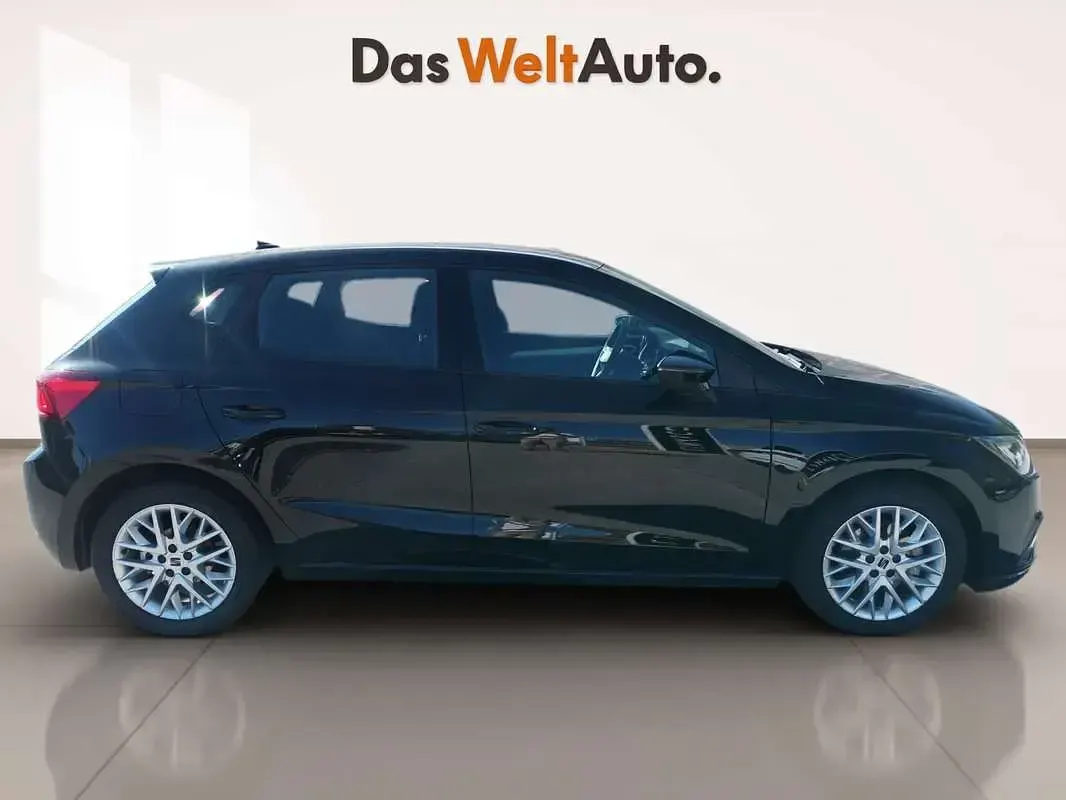 Usado Seat Ibiza FR 116 CV (85 kW) 2024 Negro Utilitario