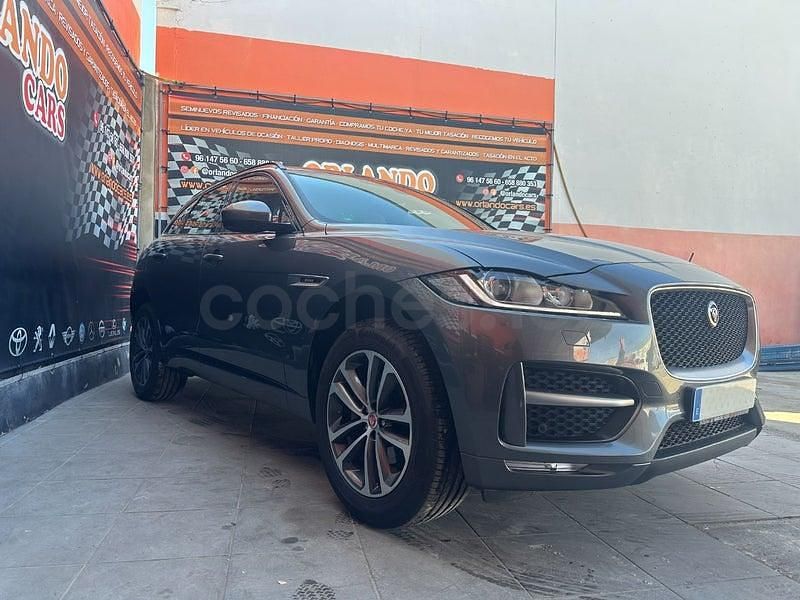 Usado Jaguar F-Pace R-Sport 180 CV (132 kW) 2017 Gris / plata SUV