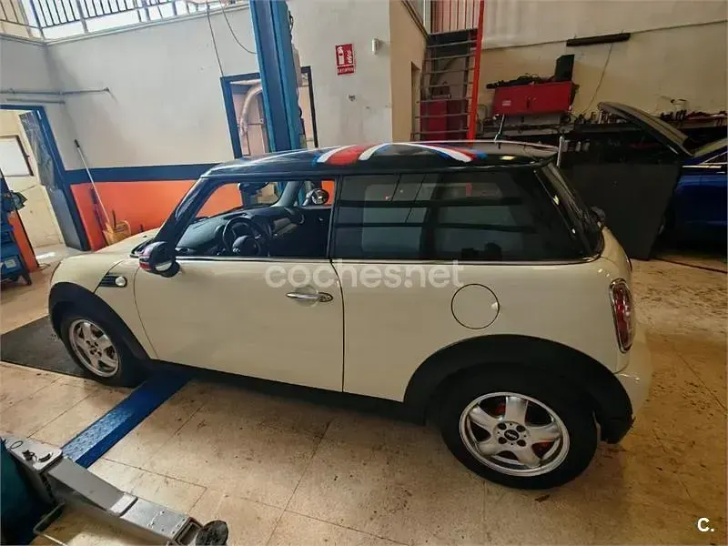 Usado Mini Cooper 120 CV (88 kW) 2009 Beige Utilitario