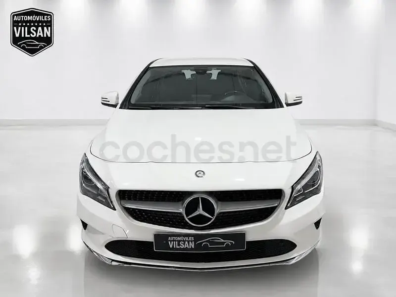 Usado Mercedes CLA200 136 CV (100 kW) 2014 Blanco Coupe