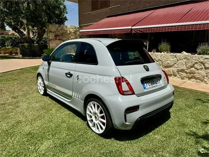 Usado Abarth 595 Esseesse 180 CV (132 kW) 2021 Gris / plata Berlina