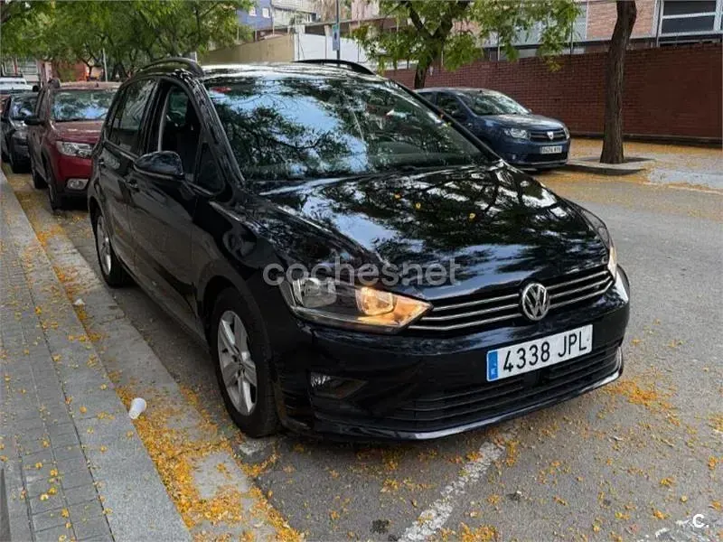 Usado VW Golf Sportsvan Advance 125 CV (91 kW) 2016 Negro Monovolumen