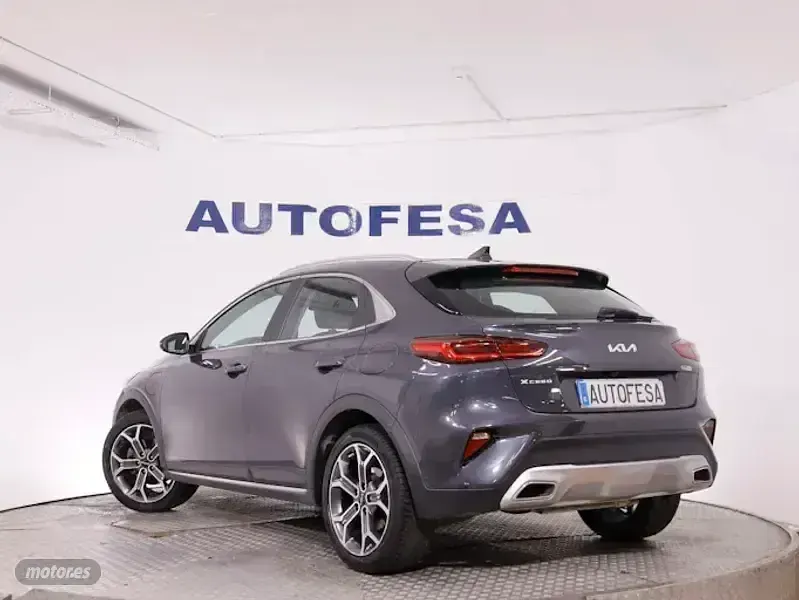 Usado Kia XCeed 141 CV (103 kW) 2022 Plateado SUV