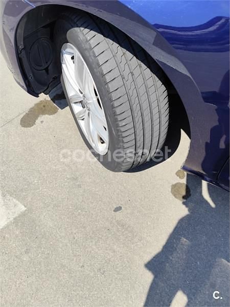 Usado VW Golf VII Business 115 CV (84 kW) 2017 Azul Familiar