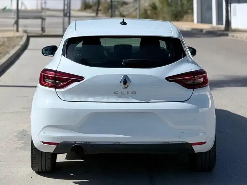 Usado Renault Clio V Zen 85 CV (62 kW) 2020 Blanco Berlina
