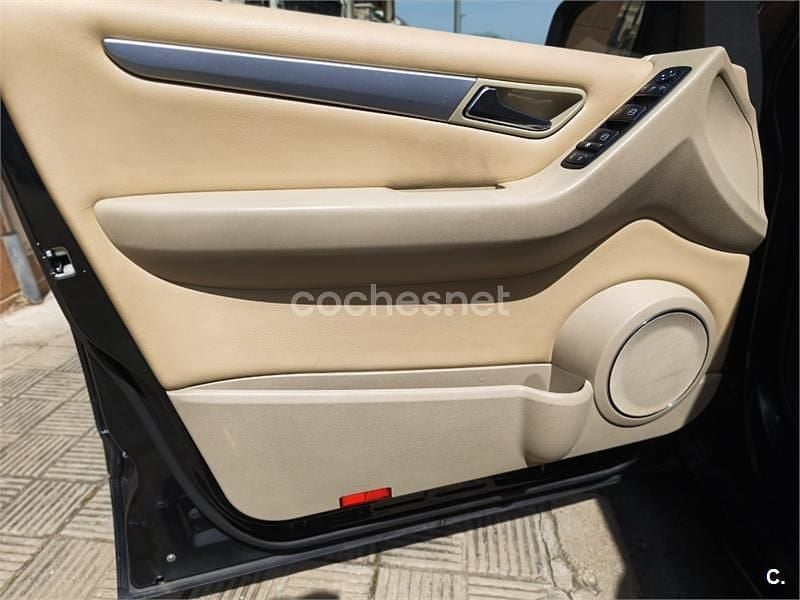 Usado Mercedes B180 109 CV (80 kW) 2009 Negro Monovolumen