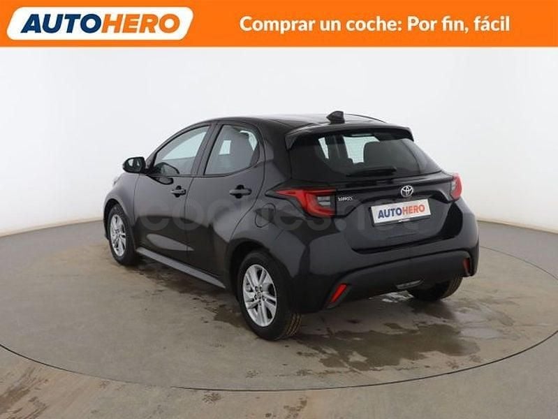 Usado Toyota Yaris Edition 125 CV (91 kW) 2022 Negro Berlina