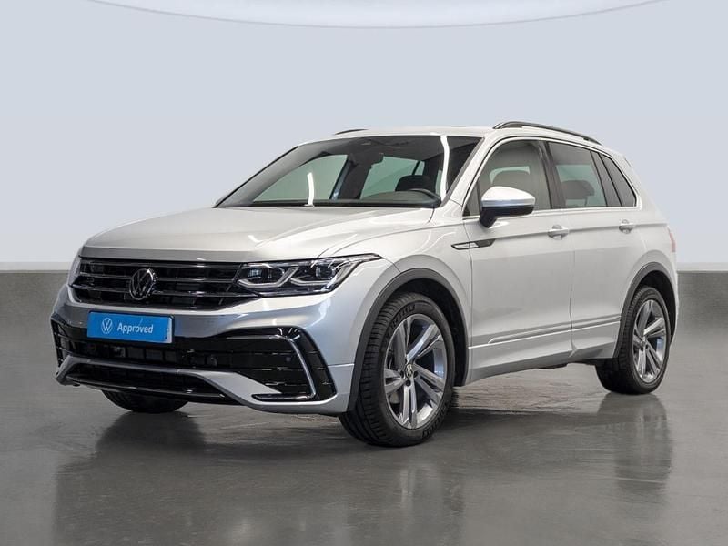 Gris plata Usado 2022 VW Tiguan R-line SUV | 34.500 € (Un poco caro) - Imagen 1/4
