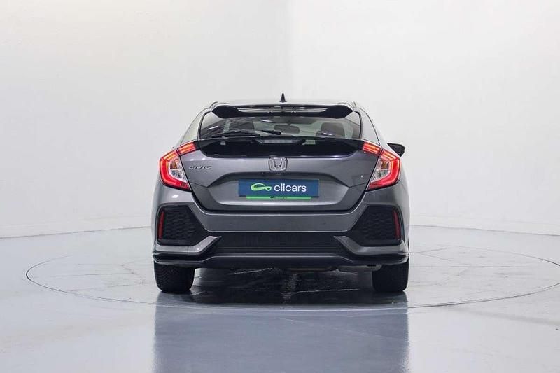 Usado Honda Civic Elegance 126 CV (92 kW) 2019 Plateado Utilitario