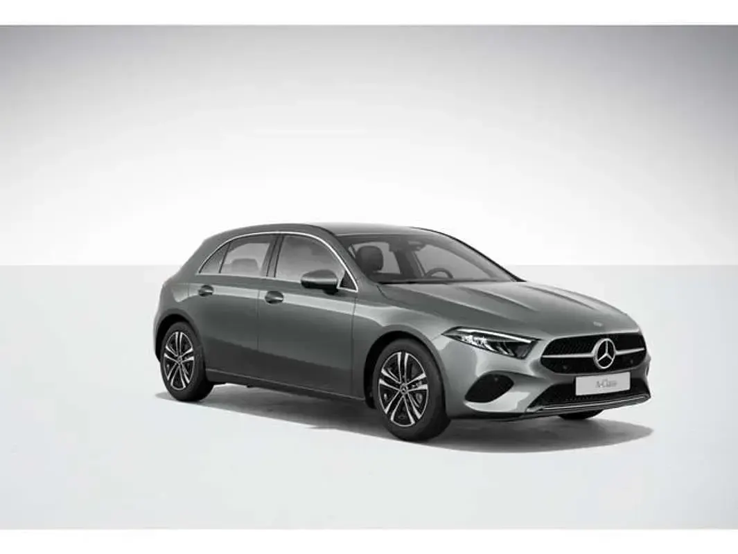 Usado Mercedes A200 150 CV (110 kW) 2025 Gris Berlina