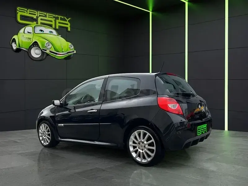 Usado Renault Clio II 200 CV (147 kW) 2008 Negro Berlina