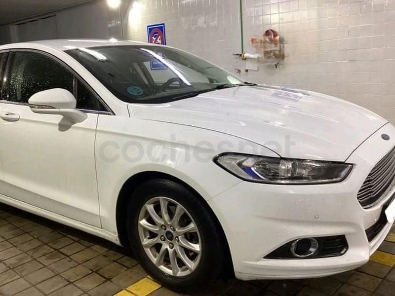 Usado Ford Mondeo Vignale 180 CV (132 kW) 2016 Blanco Berlina