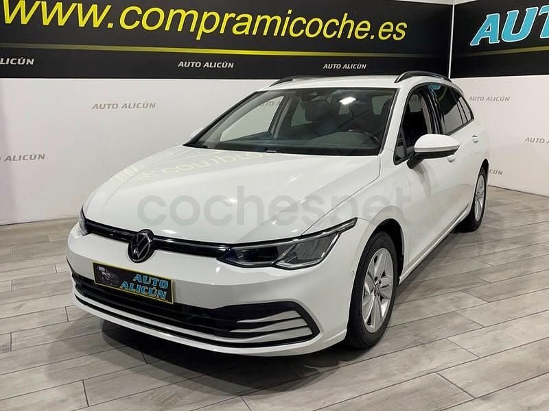 Usado VW Golf VIII Life 115 CV (84 kW) 2021 Blanco Familiar