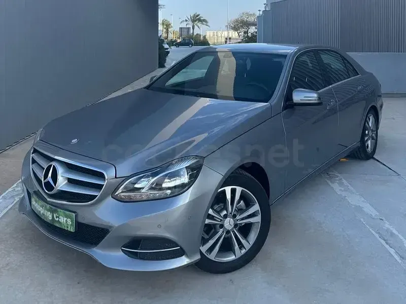Usado Mercedes E220 Avantgarde 170 CV (125 kW) 2014 Gris / plata Berlina